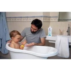 Chicco Bagno Corpo Senza Lacrime Protection Con Calendula Formato 200ml, 500ml, 750ml -Negozio Di Prodotti Per Bambini 0068332 chicco bagno corpo senza lacrime protection con calendula formato 200ml 500ml 750ml