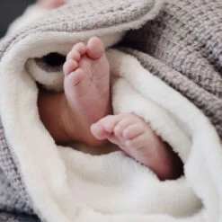 Bamboom Coperta SoftStone Per Letto In Bambù 150x100cm 9 Bamboom Coperta SoftStone Per Letto In Bambù 150x100cm -Negozio Di Prodotti Per Bambini 0080580 bamboom coperta softstone per letto in bambu 150x100cm