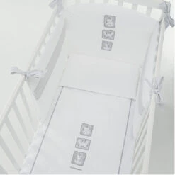 Foppapedretti Completo Piumone, Paracolpi E Federa Per Letto Babyzoo 5 Foppapedretti Completo Piumone, Paracolpi E Federa Per Letto Babyzoo -Negozio Di Prodotti Per Bambini 0083802 foppapedretti completo piumone paracolpi e federa per letto babyzoo