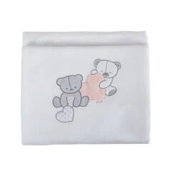 Picci Copertina Rombetto Amelie Con Ricami In Cotone Anallergico Per Lettino Amelie 115x150cm 10 Picci Copertina Rombetto Amelie Con Ricami In Cotone Anallergico Per Lettino Amelie 115x150cm -Negozio Di Prodotti Per Bambini 0092882 picci copertina rombetto amelie con ricami in cotone anallergico per lettino amelie 115x150cm