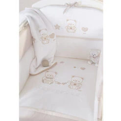 Picci Copertina Rombetto Per Letto Nenè Con Orsetti Ricamati 115x150cm 9 Picci Copertina Rombetto Per Letto Nenè Con Orsetti Ricamati 115x150cm -Negozio Di Prodotti Per Bambini 0095059 picci copertina rombetto per letto nene con orsetti ricamati 115x150cm