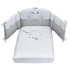 Picci Set 3pz Piumetto, Paracolpi E Federa Per Letto Valdo -Negozio Di Prodotti Per Bambini 0095216 picci set 3pz piumetto paracolpi e federa per letto valdo