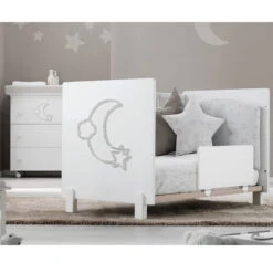 Erbesi Lettino Little Moon In Legno Di Faggio Con Luci Led E Sponda Removibile -Negozio Di Prodotti Per Bambini 0101054 erbesi lettino little moon in legno di faggio con luci led e sponda removibile